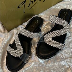 NWT THALIA SODI RHINESTONE SANDALS 5